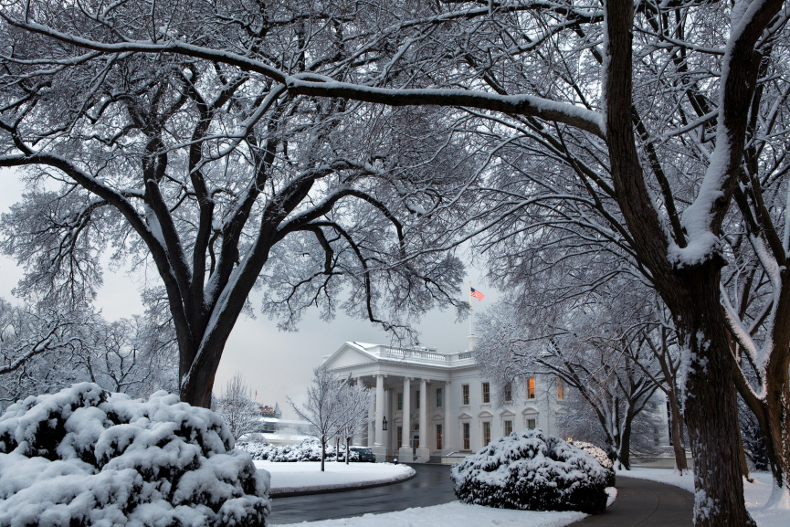 White_House_in_winter_snow