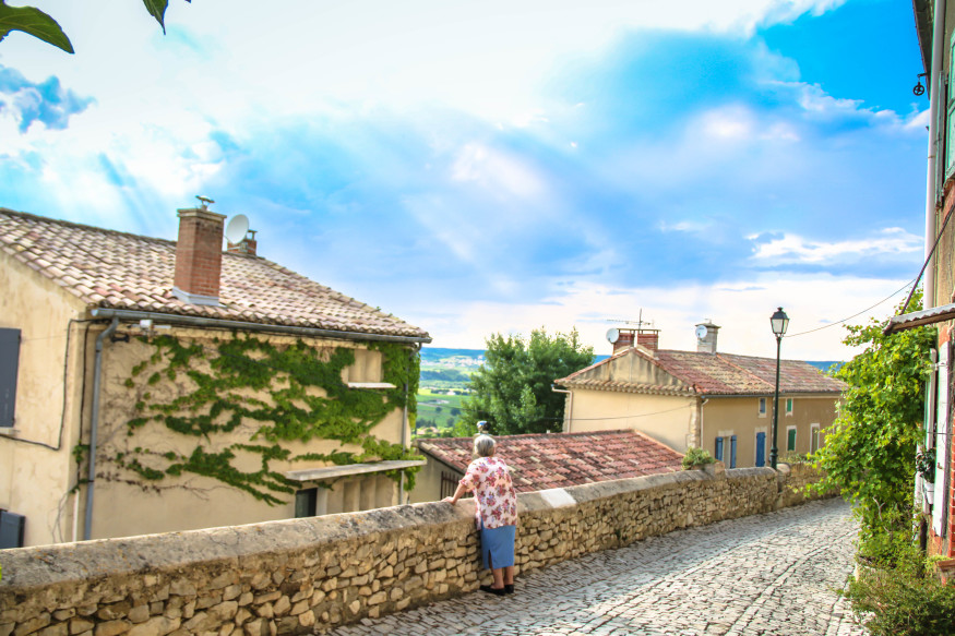 Photograph and tour the Medieval village of Séguret. Rhone Valley vacations_girlgonetravel
